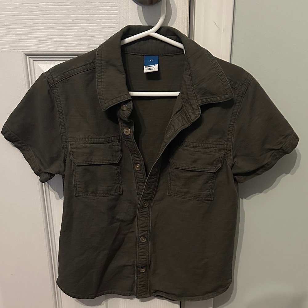 Olive Green Short Sleeve Button-Up Shirt
